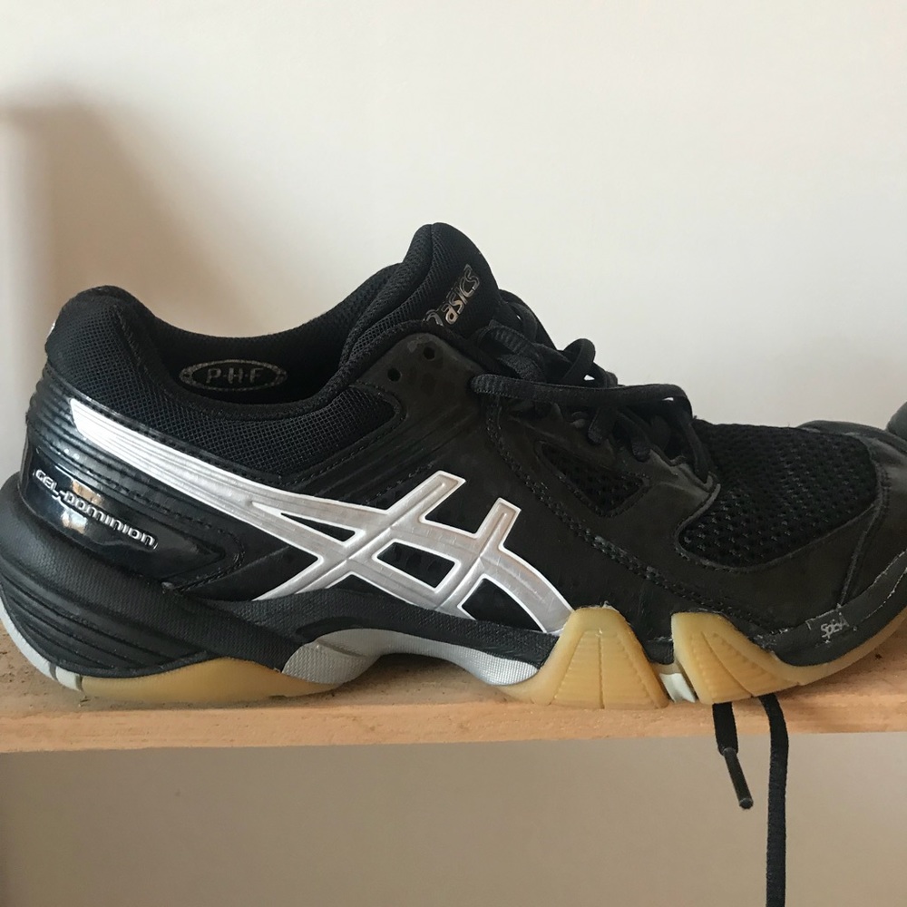 Asics volleyball shoes